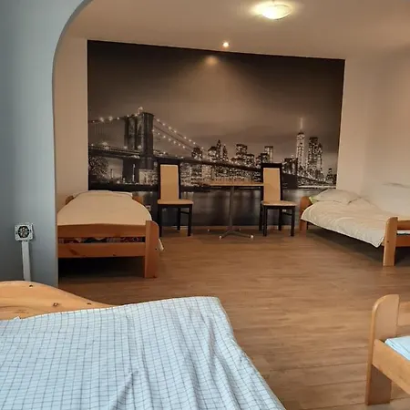 Pracownicze Hostel Λοτζ